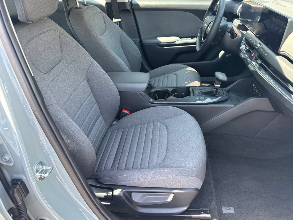 Used 2025 Kia K4 EX FWD image 13