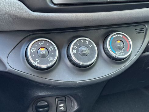 Used 2015 Toyota Yaris L image 19