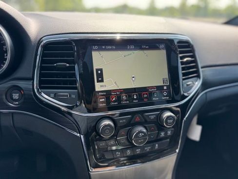 Certified 2022 Jeep Grand Cherokee Limited image 16