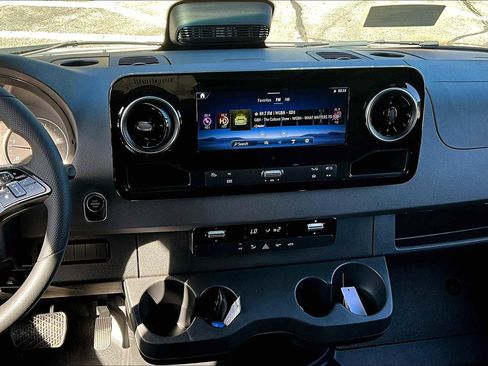 New 2025 Mercedes-Benz Sprinter 2500 image 8