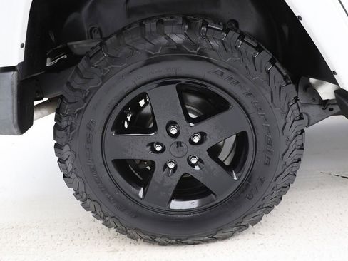 Used 2017 Jeep Wrangler Unlimited Sport w/ Quick Order Package 24S image 10