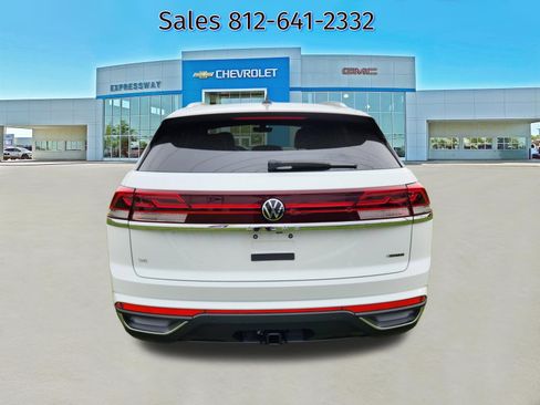 Used 2024 Volkswagen Atlas Cross Sport SE AWD/4WD image 6