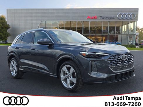 New 2025 Audi Q5 Prestige image 1