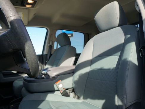 Used 2019 RAM 1500 Classic SLT image 18