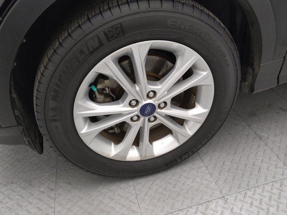 Used 2018 Ford Escape SE w/ Ford Safe & Smart Package AWD/4WD image 31