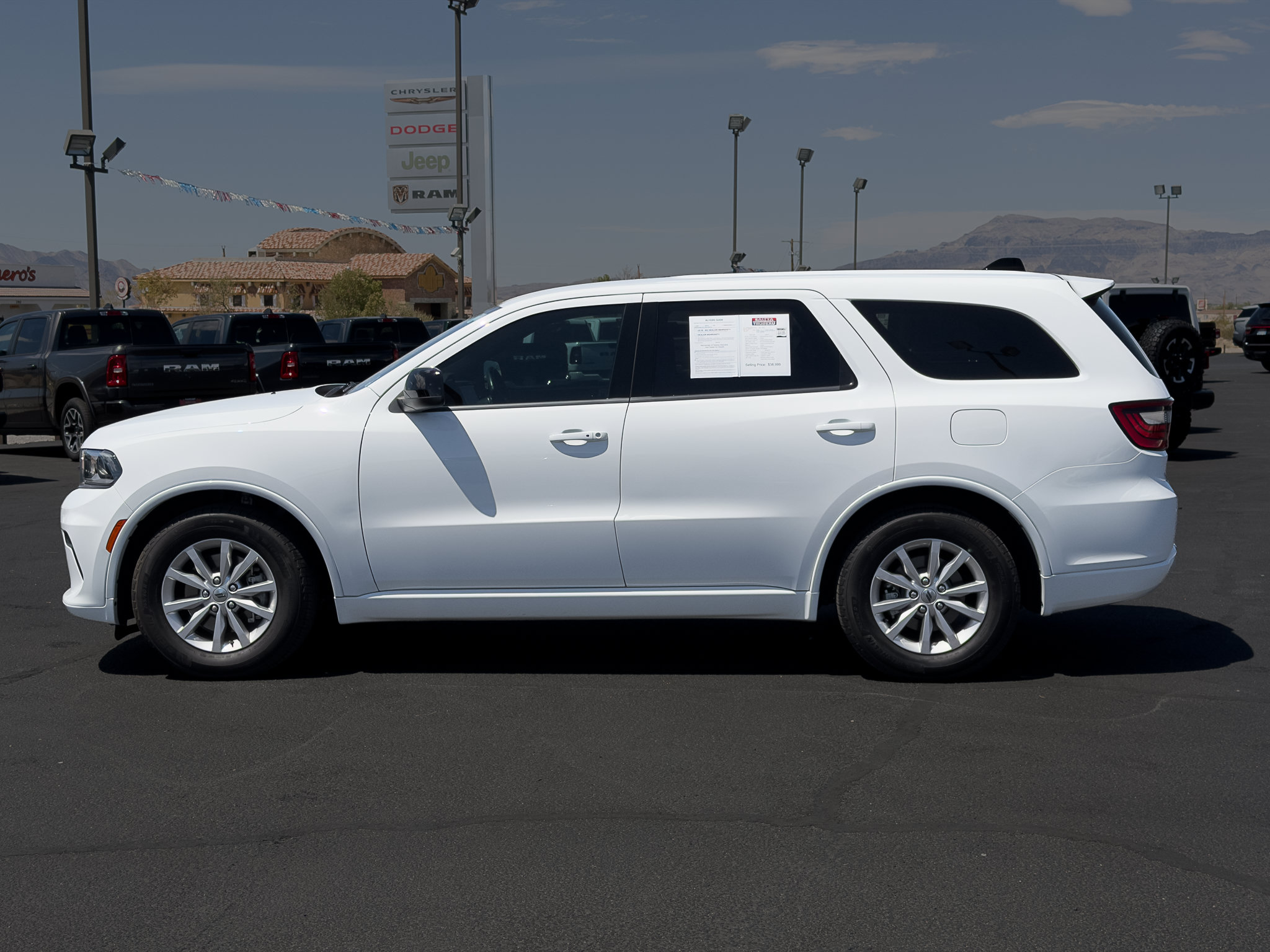 Used 2025 Dodge Durango GT RWD image 2