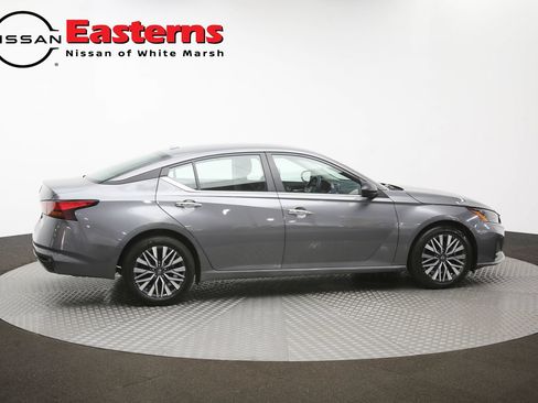 Used 2025 Nissan Altima 2.5 SV FWD image 42
