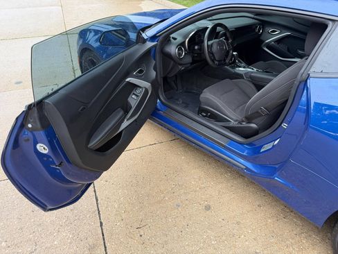 Used 2019 Chevrolet Camaro LT w/ RS Package RWD image 10