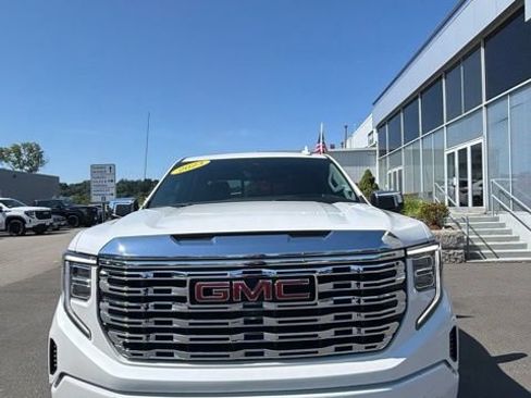 Used 2023 GMC Sierra 1500 Denali w/ Denali Reserve Package AWD/4WD image 2