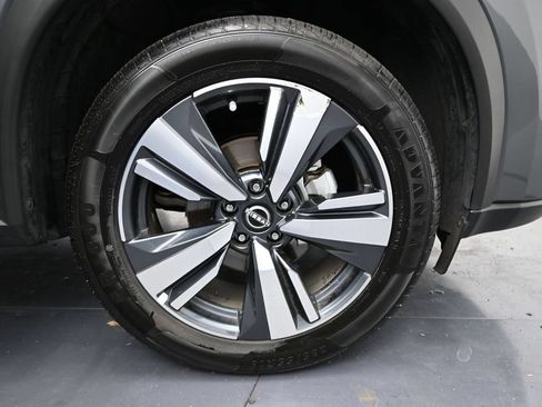 Used 2026 Nissan Rogue SL FWD image 6