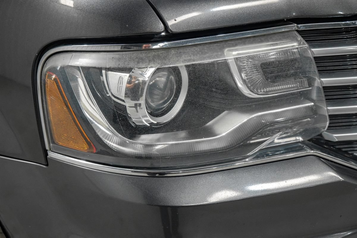 Used 2016 Lincoln Navigator Select RWD image 34