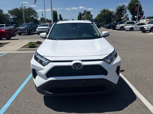 Used 2024 Toyota RAV4 XLE FWD image 2