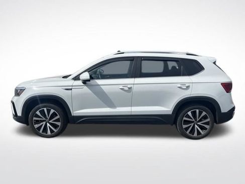 Used 2023 Volkswagen Taos SE FWD image 8