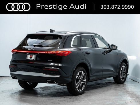 Used 2025 Audi Q5 Premium w/ Convenience Package image 8