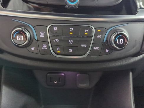 Used 2023 Chevrolet Traverse LT FWD image 20