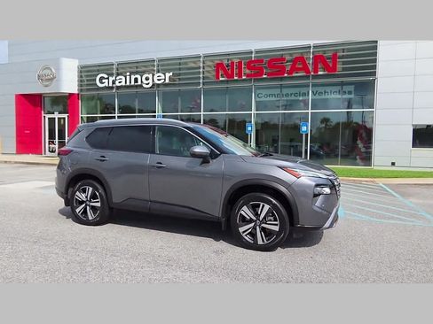 Used 2025 Nissan Rogue SL w/ Tech Package FWD image 38
