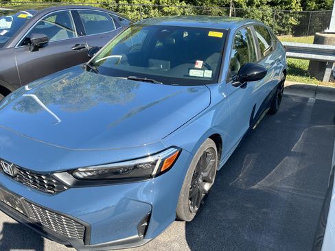 Used 2025 Honda Civic Sport image 3