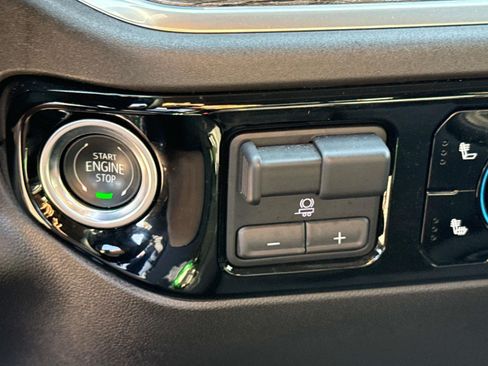 Used 2025 Chevrolet Silverado 1500 LT w/ Safety Package RWD image 30