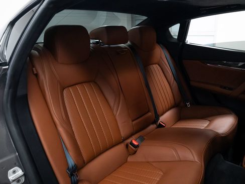 Used 2022 Maserati Quattroporte Trofeo RWD image 24