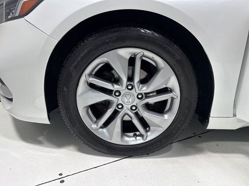 Used 2018 Honda Accord LX image 5