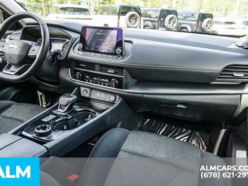 Used 2025 Nissan Rogue SV image 24