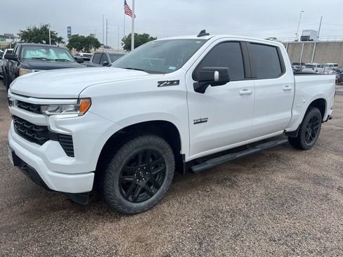 Used 2023 Chevrolet Silverado 1500 RST AWD/4WD image 2