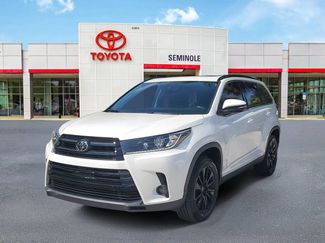 Used 2019 Toyota Highlander SE FWD video 1