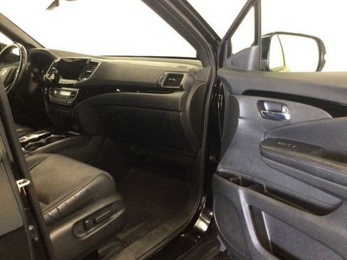 Used 2020 Honda Pilot Black Edition image 16