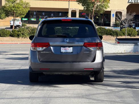 Used 2016 Honda Odyssey SE image 4