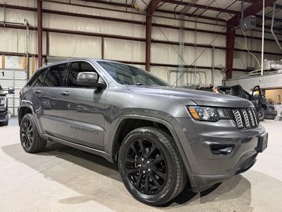 Used 2018 Jeep Grand Cherokee Altitude