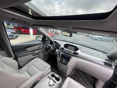 Used 2015 Honda Odyssey Touring Elite image 9