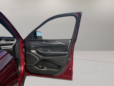 Used 2021 Jeep Grand Cherokee L Laredo image 32