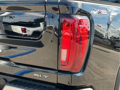 Used 2023 GMC Sierra 2500 SLT w/ SLT Premium Package image 24