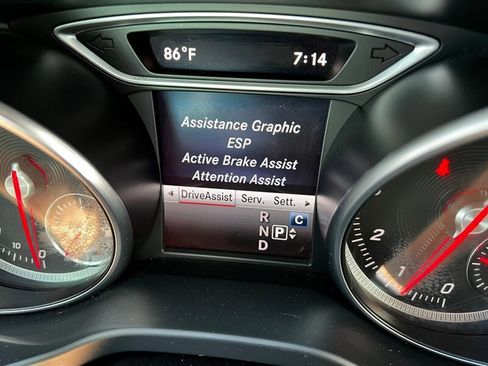 Used 2018 Mercedes-Benz GLA 250 4MATIC w/ Premium Package image 40