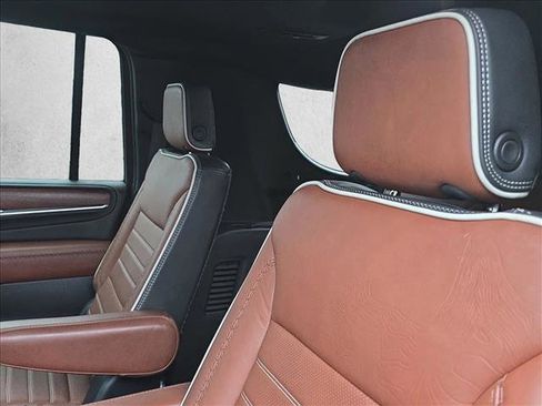 Used 2023 GMC Yukon XL Denali Ultimate image 18