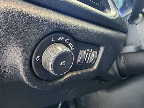 Used 2020 Chrysler Pacifica Touring w/ S Appearance Package image 18