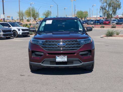 Used 2022 Ford Explorer XLT image 8