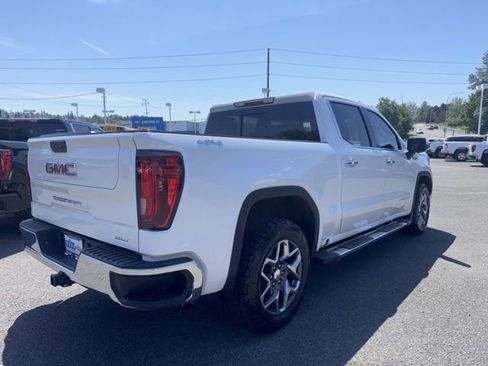 Used 2022 GMC Sierra 1500 SLT w/ SLT Convenience Package AWD/4WD image 5