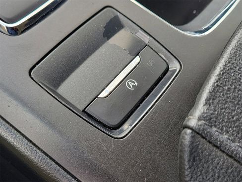 Used 2018 Ford Fusion SE w/ Fusion SE Technology Package image 24