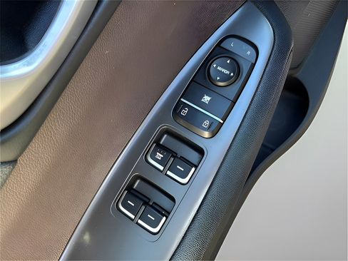 Used 2020 Kia Optima LX image 19