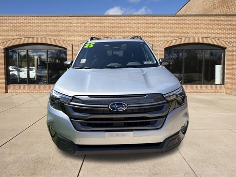 Used 2025 Subaru Forester Premium w/ Convenience Package #1 AWD/4WD image 9