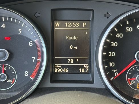 Used 2012 Volkswagen Golf 2-Door FWD image 19