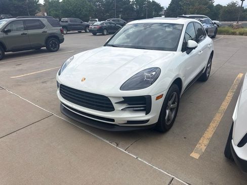 Used 2021 Porsche Macan AWD/4WD image 1