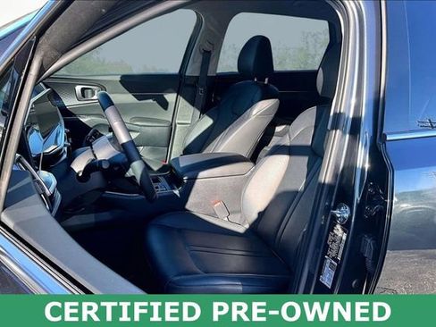 Certified 2025 Kia Sorento S image 24