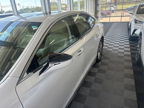 Used 2019 Lexus LS 500h AWD w/ Accessory Package (Z1) image 4