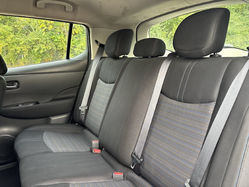 Certified 2022 Nissan Leaf S FWD image 17