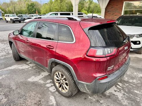 Used 2019 Jeep Cherokee Latitude Plus w/ Cold Weather Group AWD/4WD image 3
