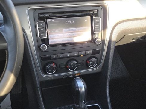 Used 2015 Volkswagen Passat 1.8T Limited Edition image 15