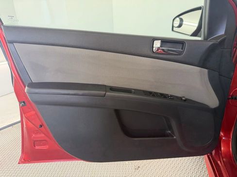 Used 2011 Nissan Sentra 2.0 SR FWD image 35