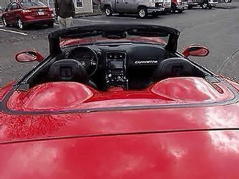 Used 2007 Chevrolet Corvette Convertible w/ Preferred Equipment Group RWD image 17